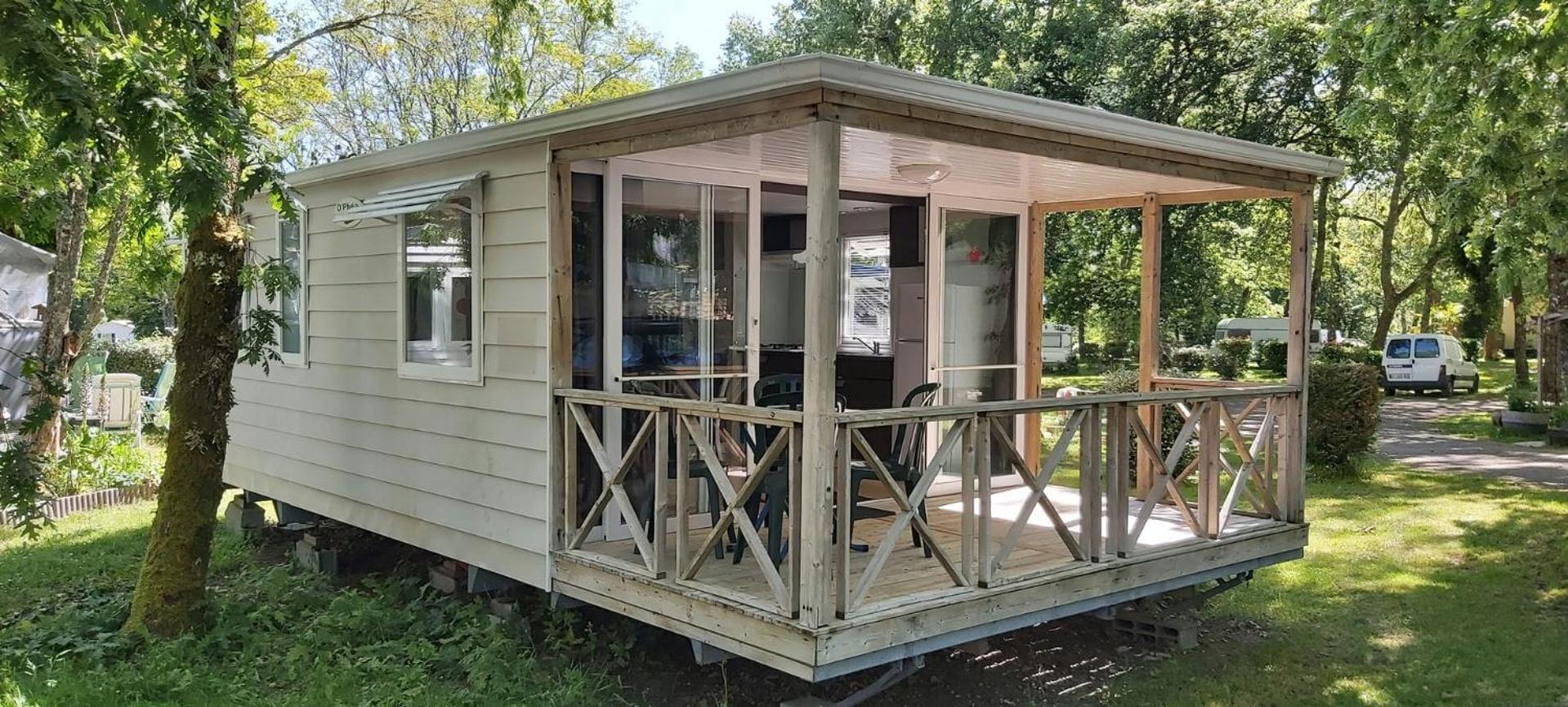 Camping Du Val De L'eyre *